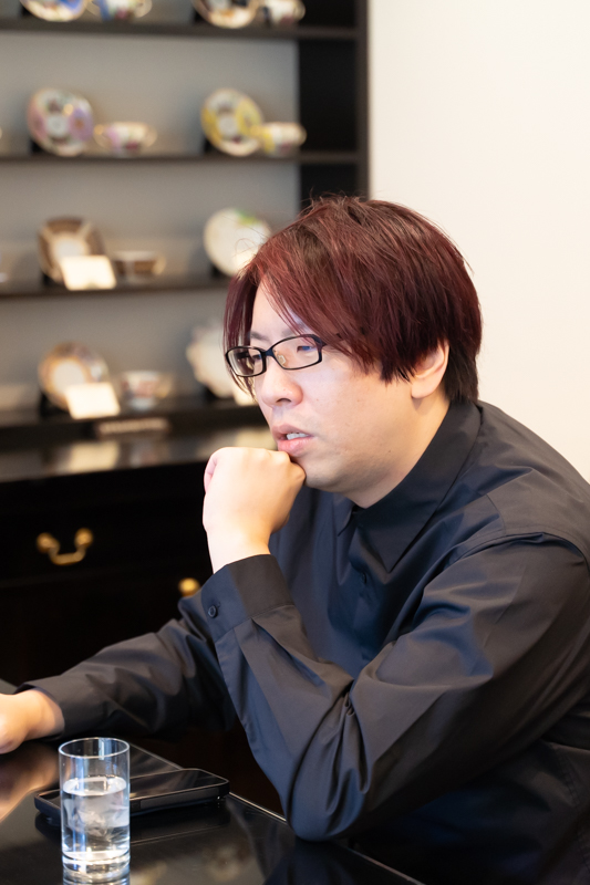 インタビューカット3