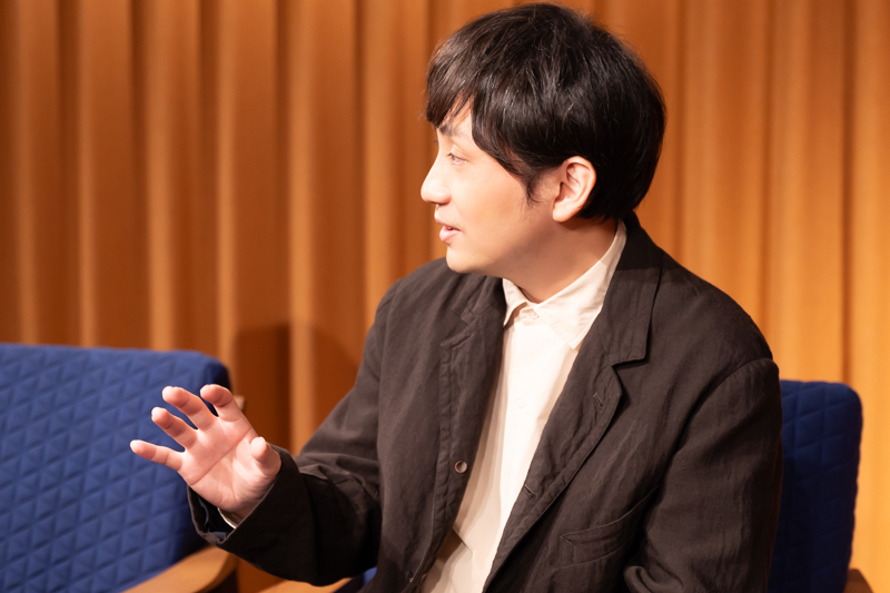 インタビューカット1