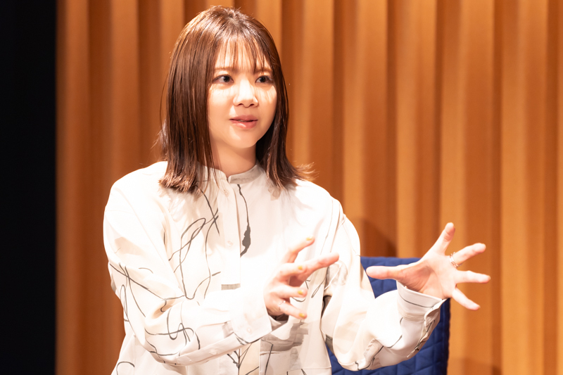 インタビューカット2