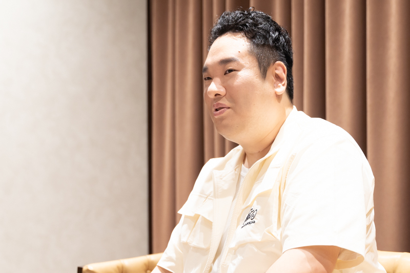 インタビューカット1