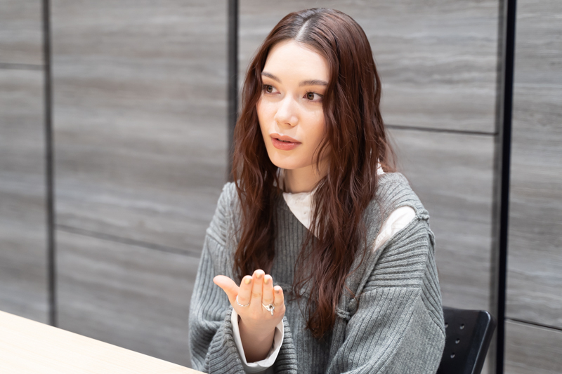 インタビューカット2