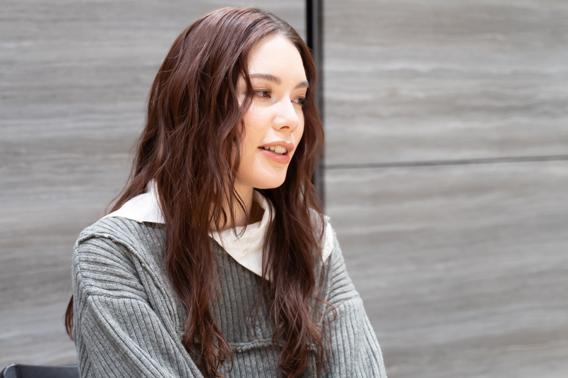 インタビューカット3