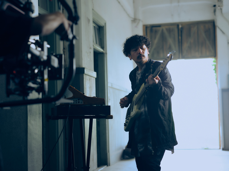 インタビューカット1